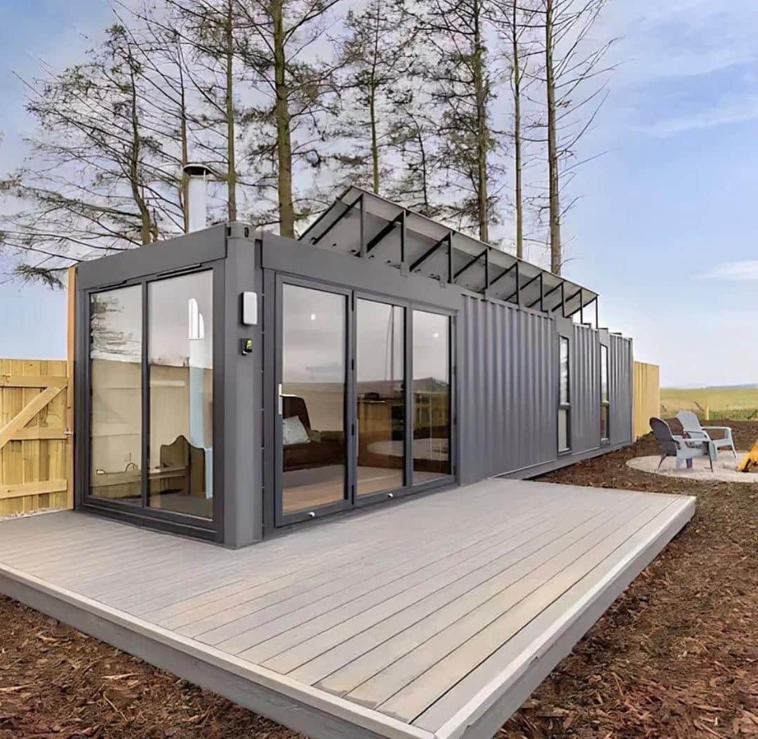 Modern Single-Storey Container House with Spacious Deck, Fully Furnished Portable Tiny Home, Disaster-Resistant Prefab Family House —…