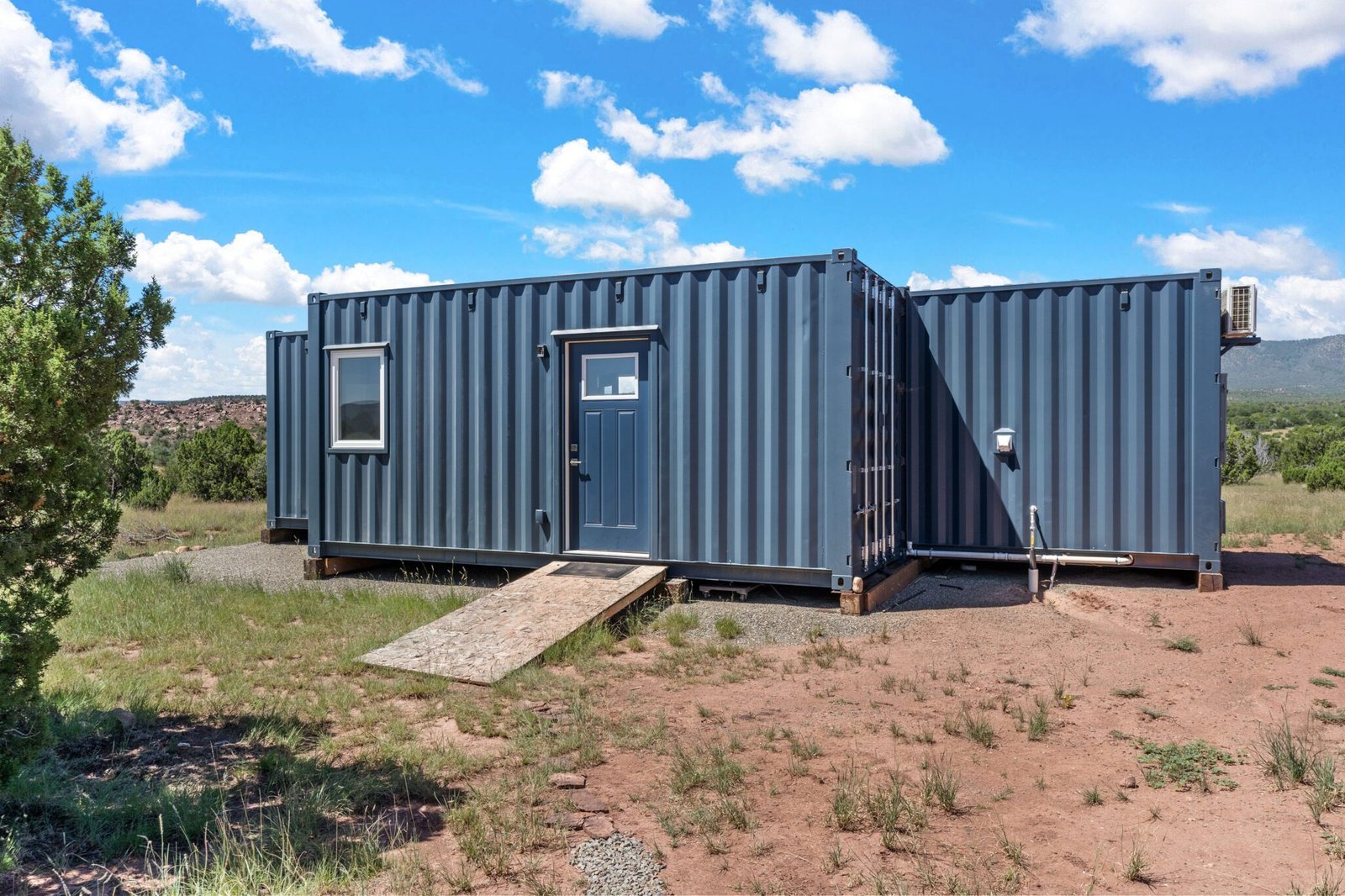 The Luke | 1 Bedroom Shipping Container Home | 40FT + 20FT Luxury Container House — 20ft — new (image 1 of 12)